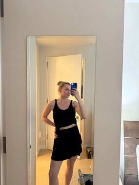 Black comfy mini skirt